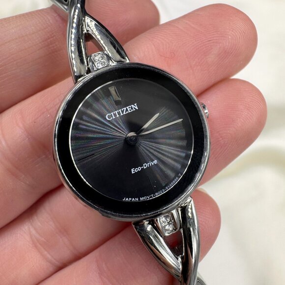 Citizen Eco-Drive Axiom Women’s Watch EX1420-50E Silver Feminine Dainty Like New - Picture 8 of 9